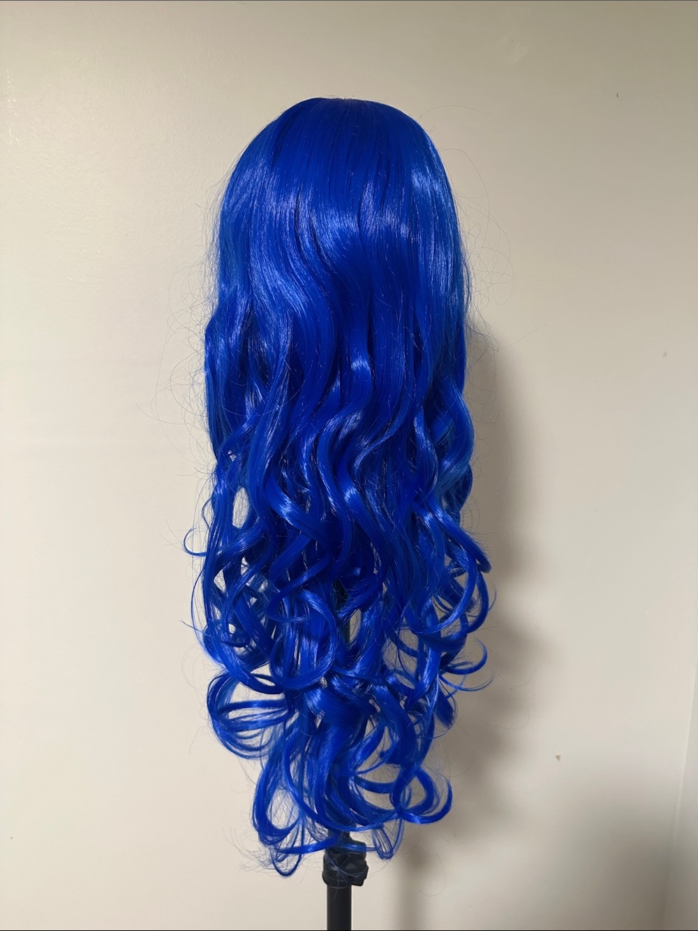 Vibrant Electric Blue Long Wavy Synthetic Wig